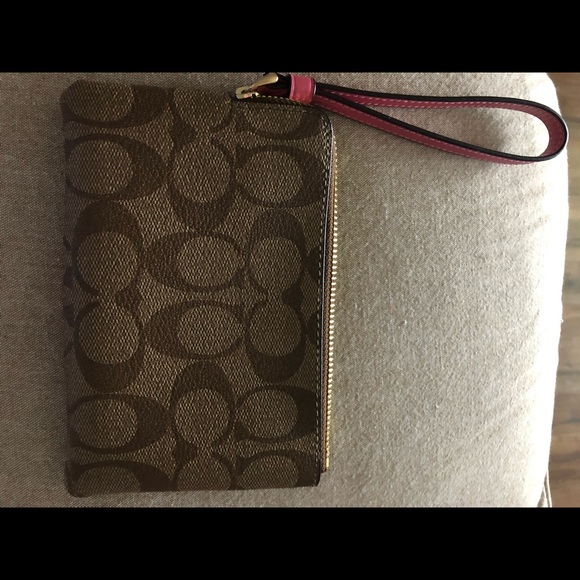 Coach wristlet NWT - Picture 3 of 6